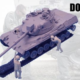 DOLP Modellbau: Panzersoldaten beim Gleiskette aufziehen