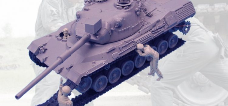 DOLP Modellbau: Panzersoldaten beim Gleiskette aufziehen